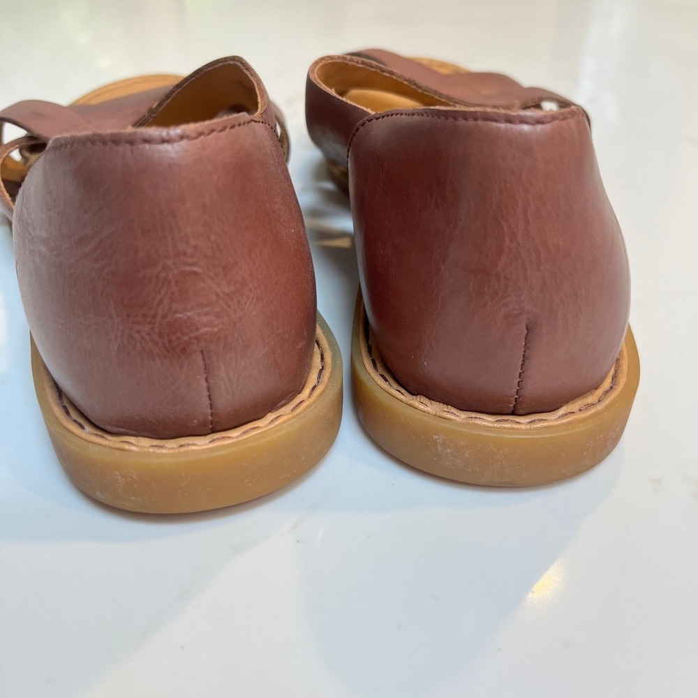 NWOB Born Brown Leather Crisscross Ithaca Flat Sandals Womens 10M BR0054906 - Picture 5 of 10